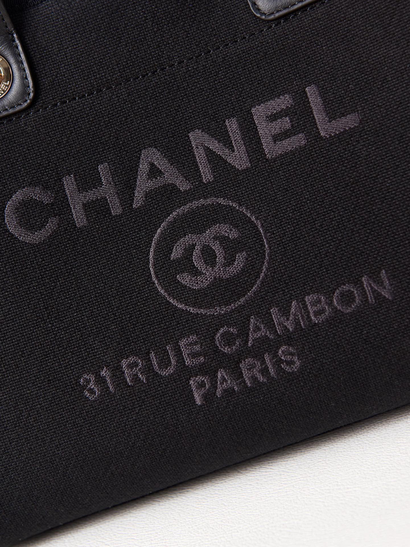 Petit cabas CC Deauville 33 cm en cuir de veau noir et tissu mélangé