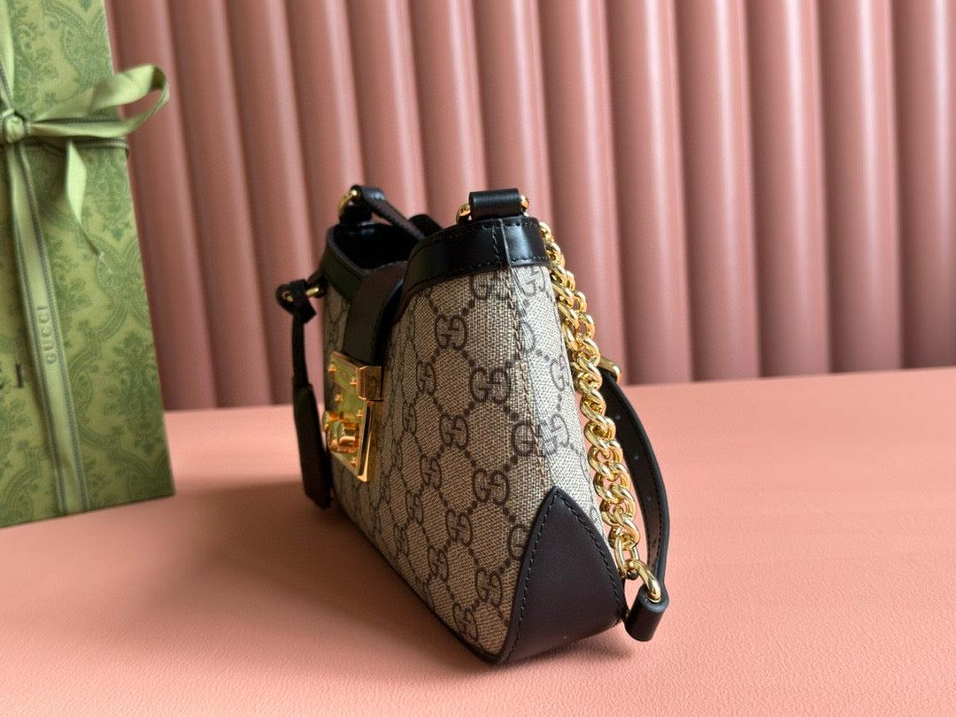 Cadenas GG petit format 24 en toile beige et cuir de veau noir