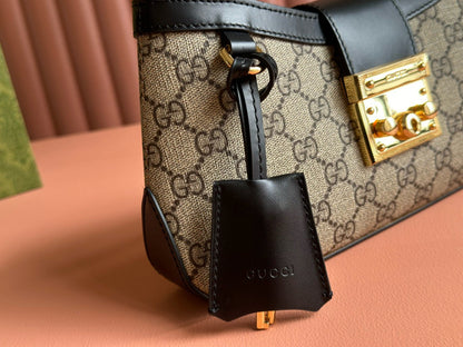 Cadenas GG petit format 24 en toile beige et cuir de veau noir