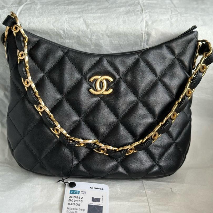 Sac Hobo CC 24K 23 cm en cuir d'agneau noir brillant