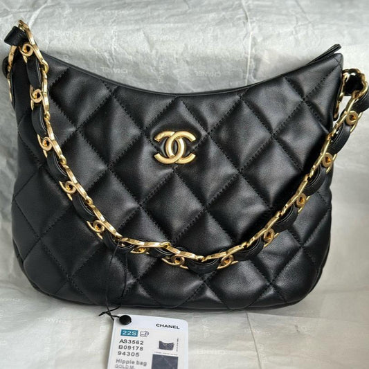 Sac Hobo CC 24K 23 cm en cuir d'agneau noir brillant