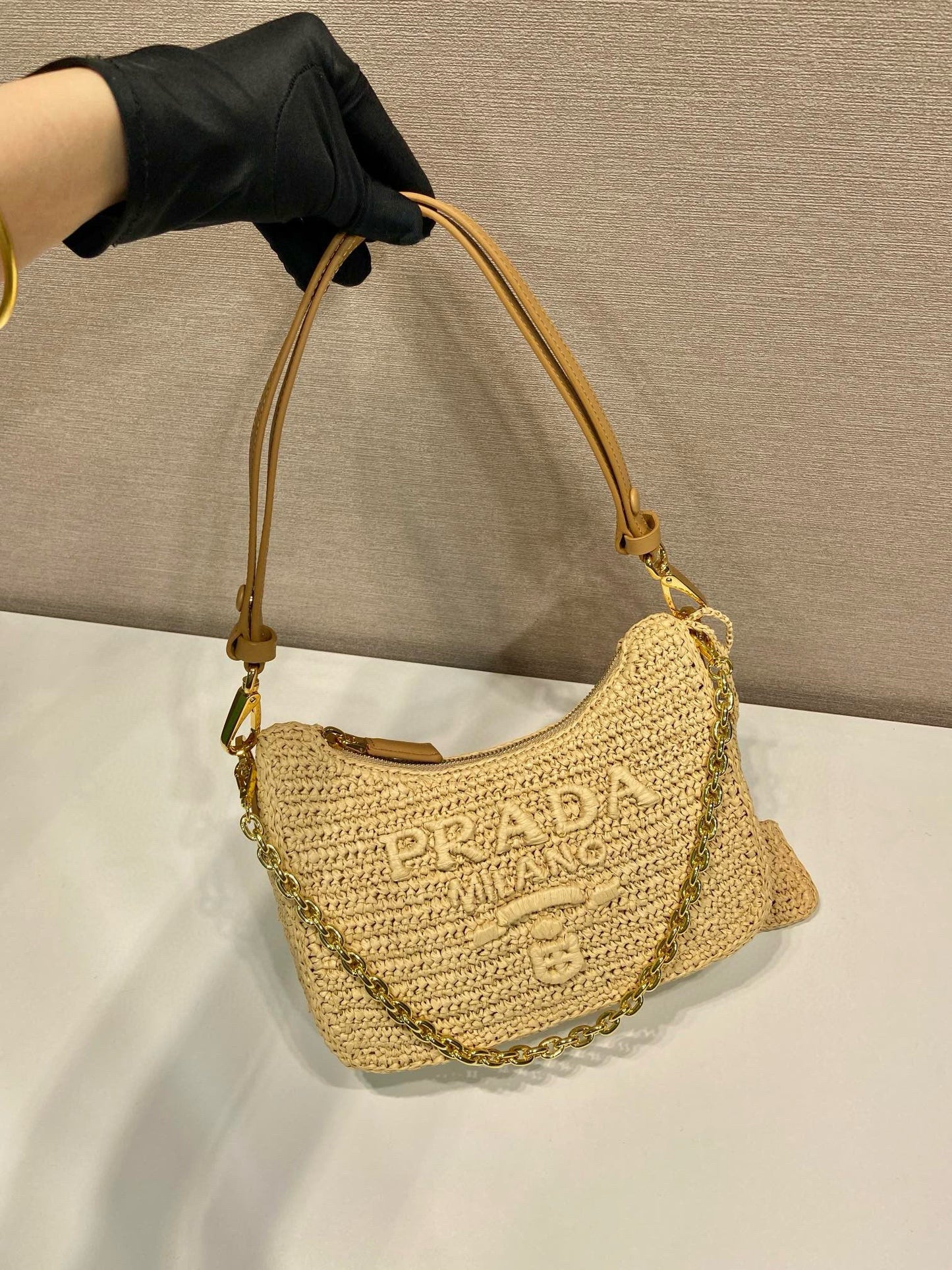 Pra Re-edition クロシェミニバッグ 22cm ベージュレザー ベストバージョン