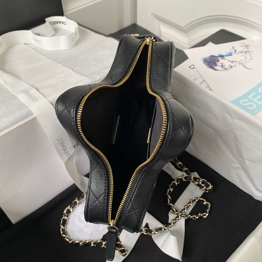 Sac Star 24C 22,5 cm en cuir de veau noir, accessoires dorés 