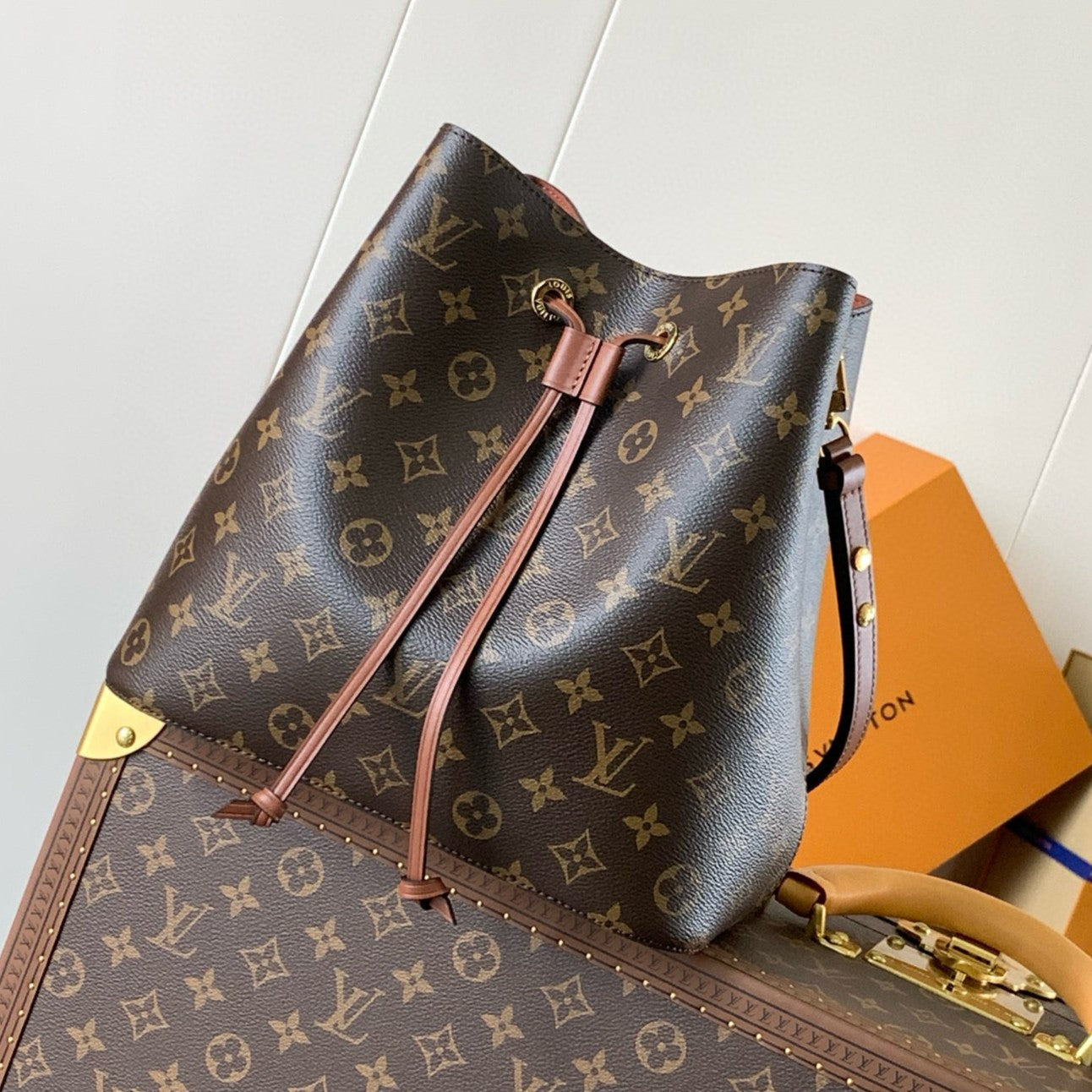 NeoNoe MM 26 cm en toile monogrammée marron