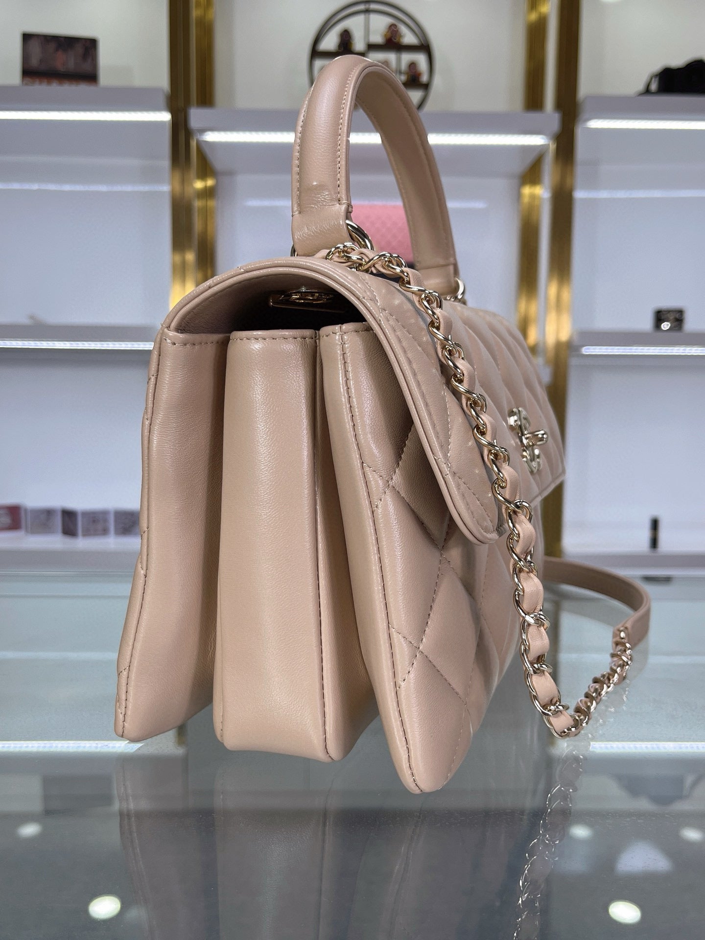 CC TRENDY 25CM CUIR D'AGNEAU BEIGE QUINCAILLERIE OR CLAIR