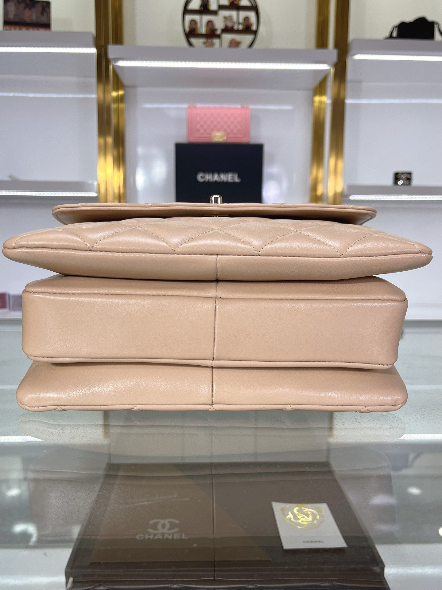CC TRENDY 25CM CUIR D'AGNEAU BEIGE QUINCAILLERIE OR CLAIR