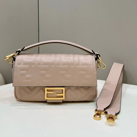 Baguette 27 cm en cuir d'agneau beige avec accessoires dorés