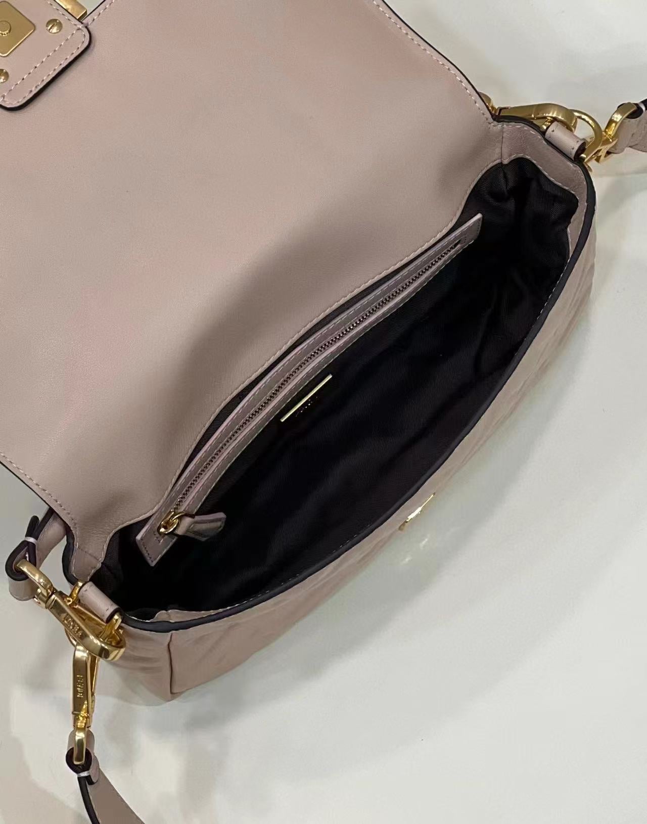 Baguette 27cm Beige Lambskin Gold Hardware