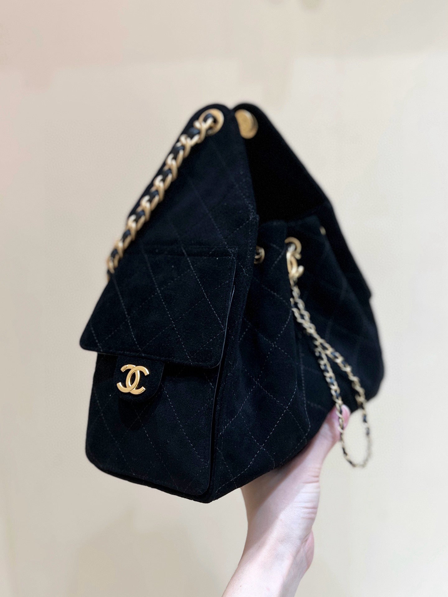 Sac Hobo CC 25C 30 cm en daim noir