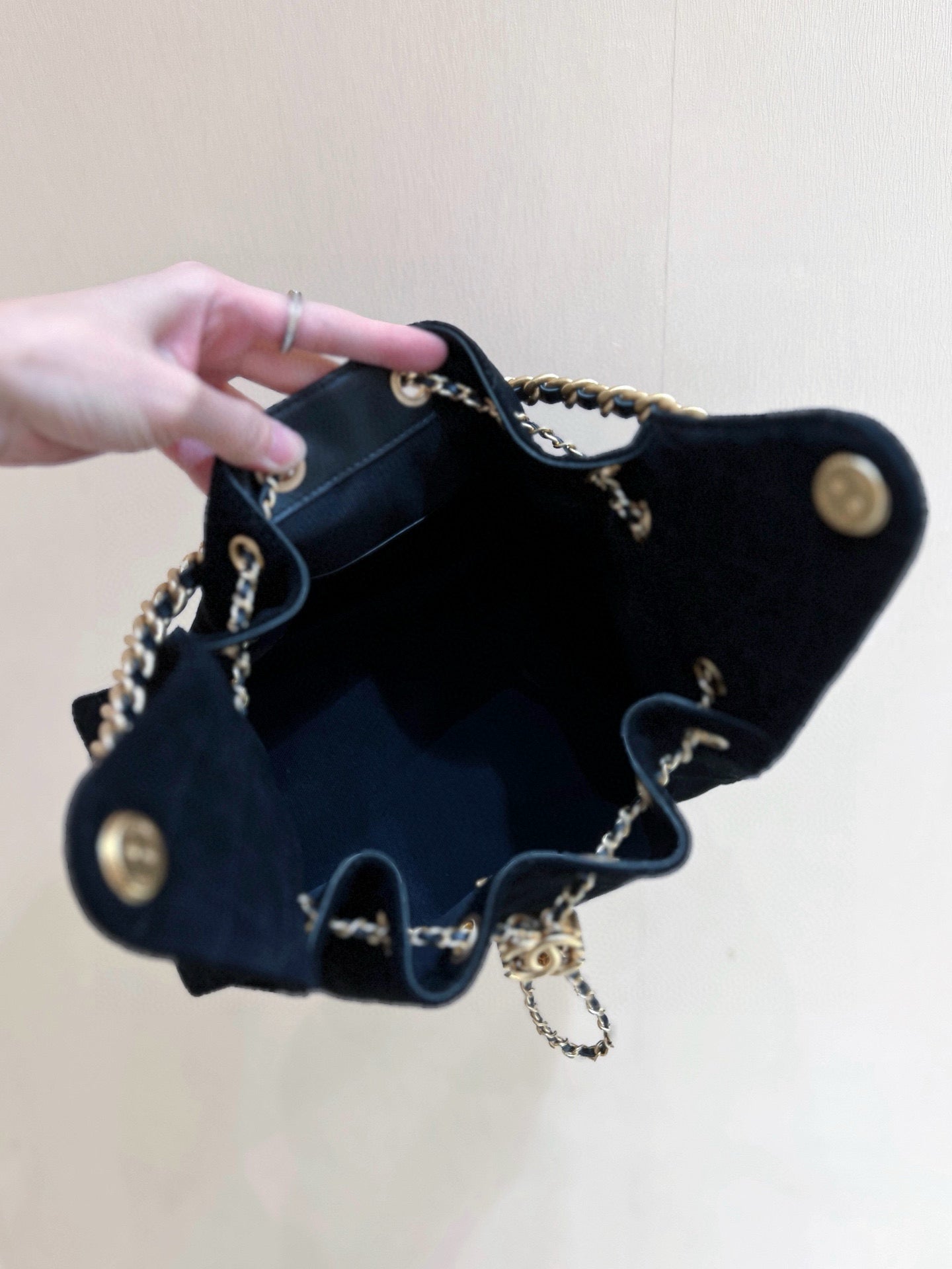 Sac Hobo CC 25C 30 cm en daim noir