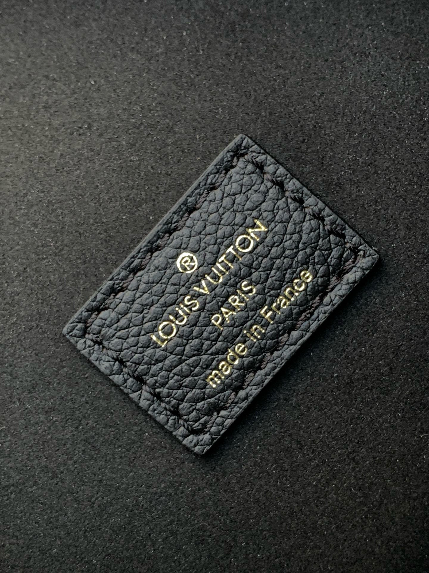 LV ホーボー ループバッグ 38cm ブラック モノグラム アンプラント レザー