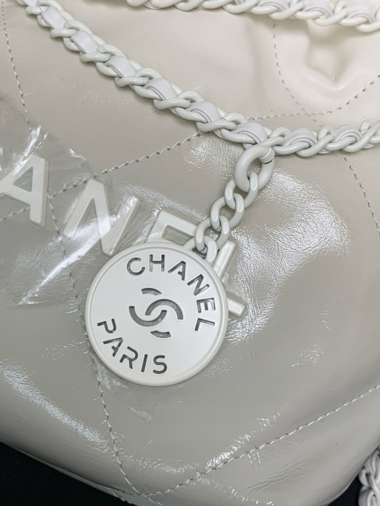 Sac Hobo CC Mini 22 en cuir d'agneau blanc et gris