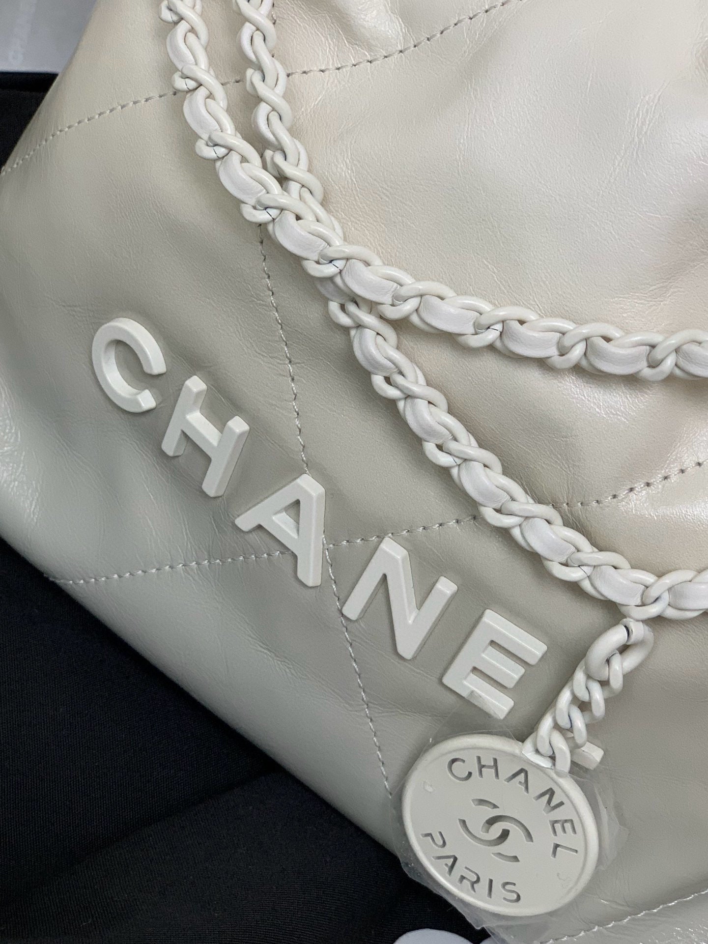 Sac Hobo CC Mini 22 en cuir d'agneau blanc et gris
