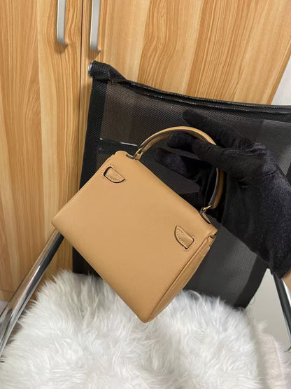 Poupée HM Kelly 16 cm en cuir Gulliver doré