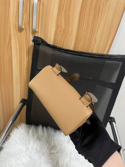 Poupée HM Kelly 16 cm en cuir Gulliver doré