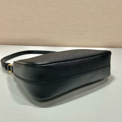 Mini sac en cuir Saffiano réédition Prada