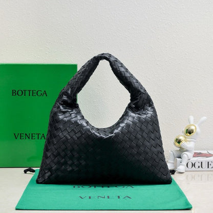 Sac bandoulière BV HOP 41 cm en cuir de veau noir