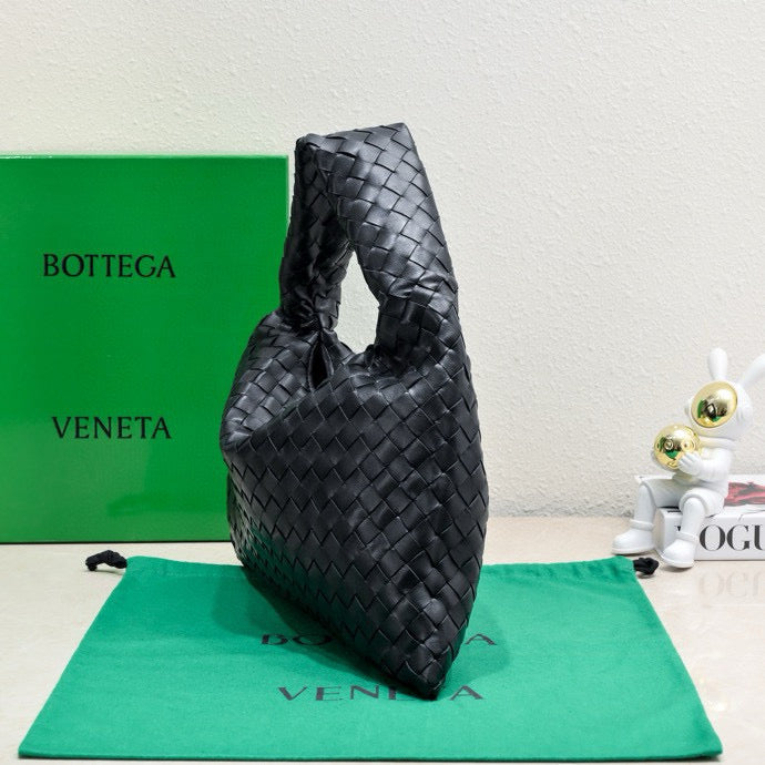 Sac bandoulière BV HOP 41 cm en cuir de veau noir