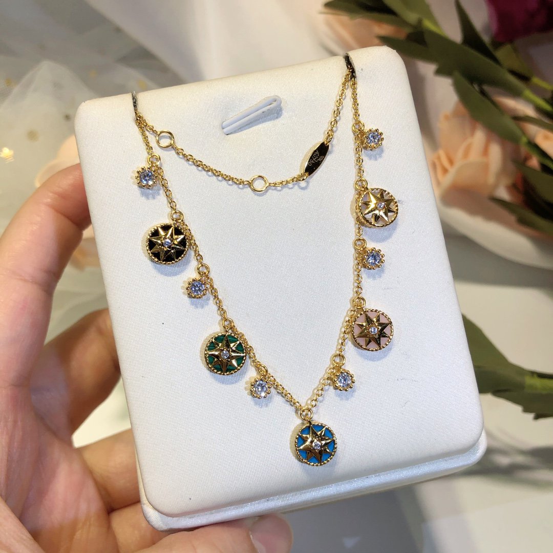 COLLIER ROSE DES VENTS EN OR JAUNE
