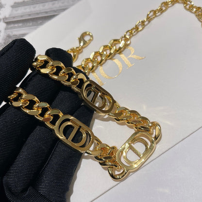 COLLIER 30 MONTAIGNE MÉTAL FINITION DORÉ CRISTAUX BLANCS