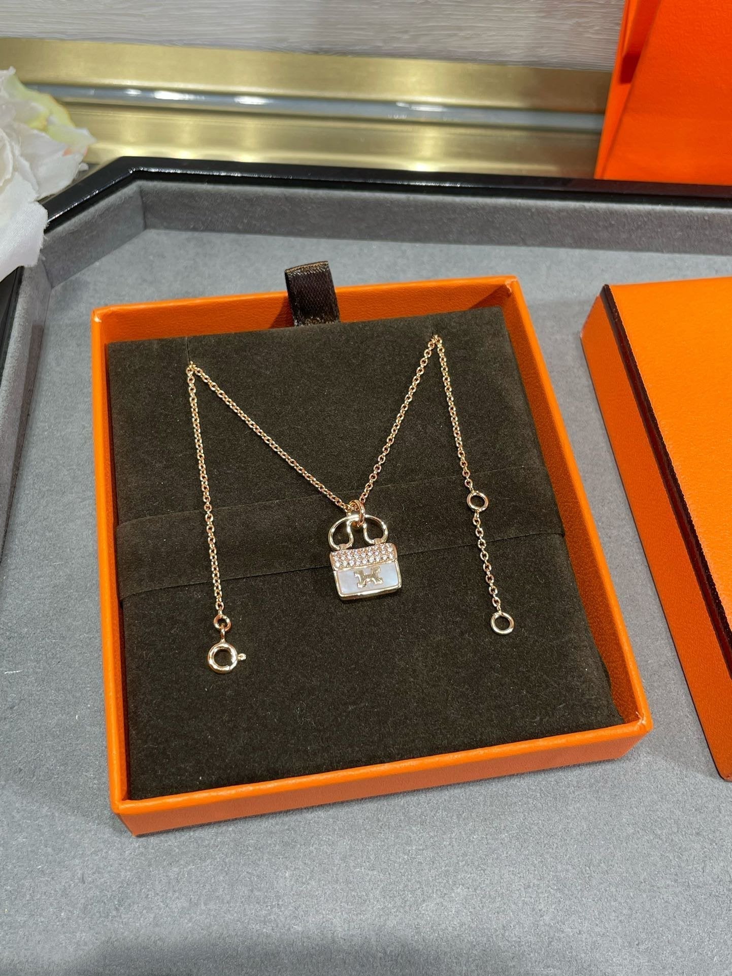 H CIRCE MOISSANITE PENDANT NECKLACE GOLD