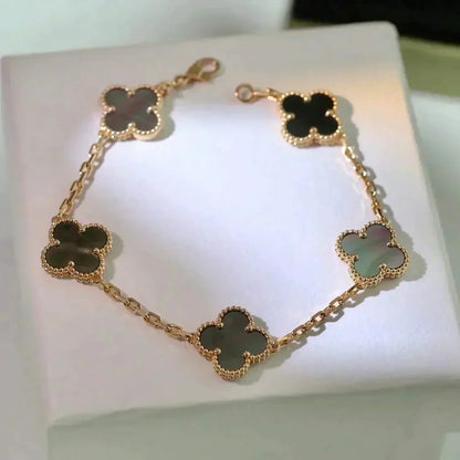 CLOVER 5 MOTIF GRAY MOP BRACELET COLLECTION