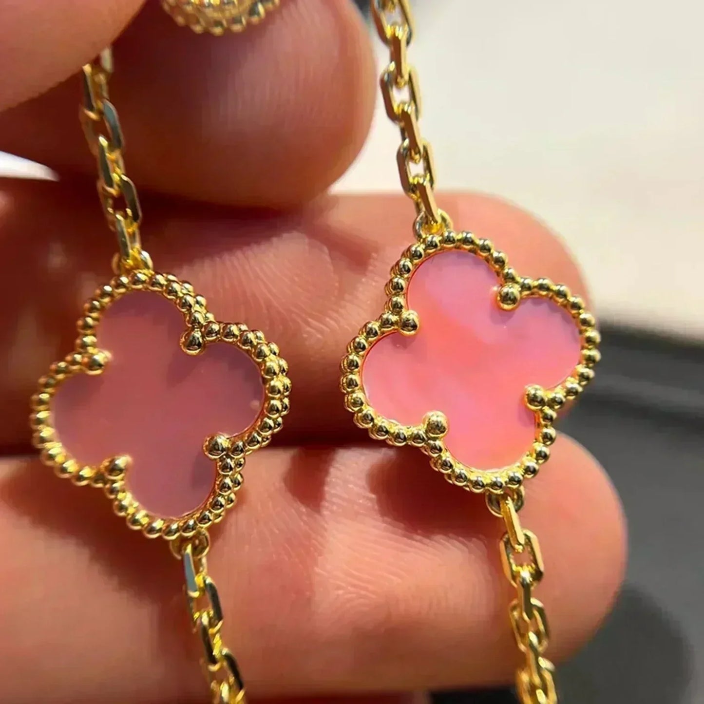 CLOVER 5 MOTIFS  PINK MOP BRACELET COLLECTION