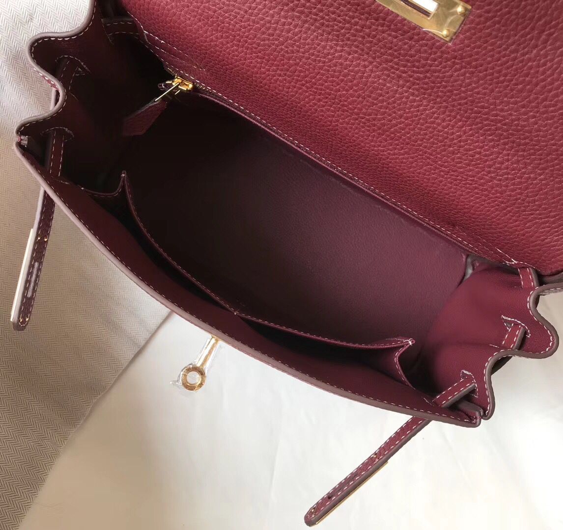 HM ケリー 28cm バーガンディ トーゴレザー ゴールド金具