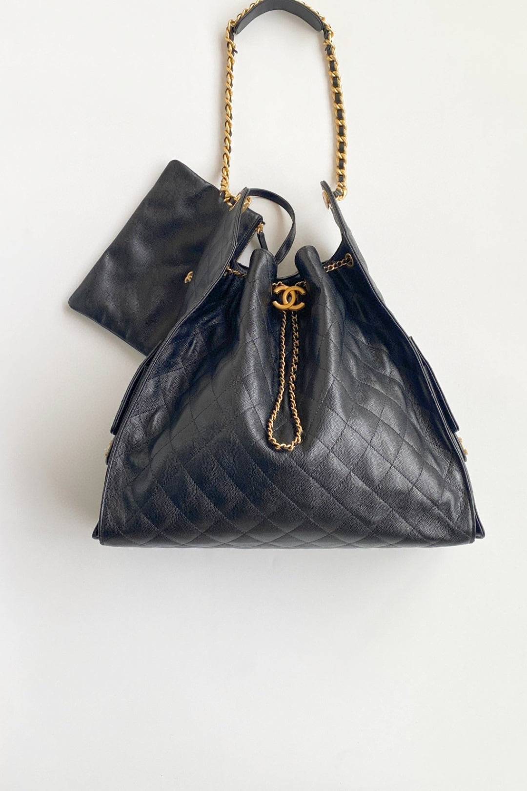 Sac Hobo CC 25C 42 cm en cuir de veau grainé noir
