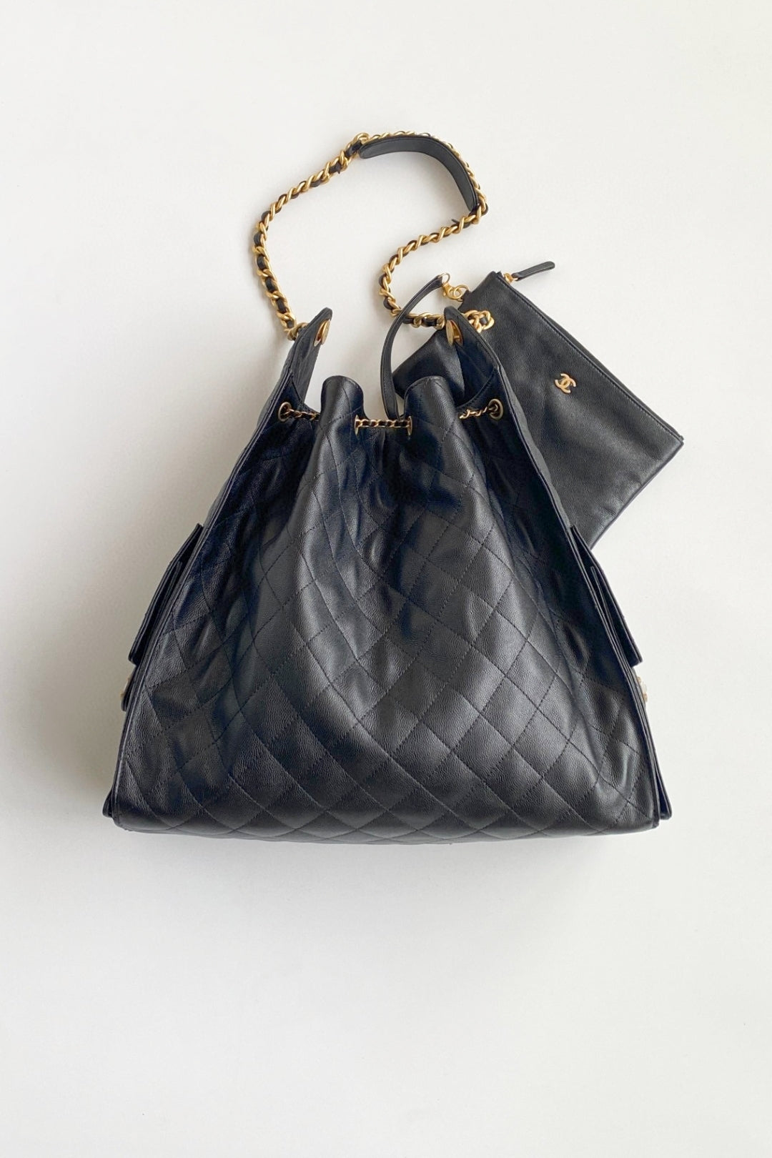 Sac Hobo CC 25C 42 cm en cuir de veau grainé noir
