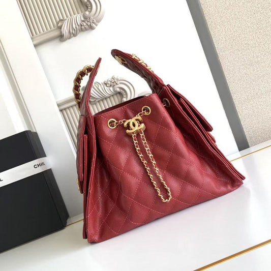 Sac Hobo CC 25C 30 cm en cuir de veau grainé rouge foncé