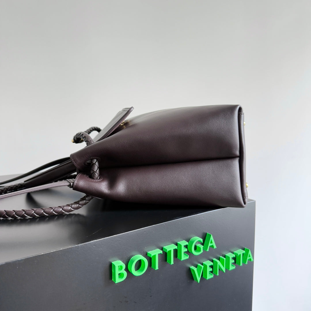 BV チャオ チャオ ミディアムバッグ 34cm チョコレートレザー 242928