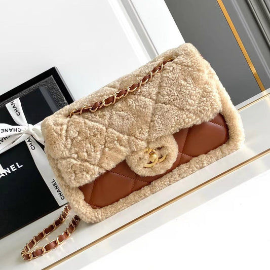SAC À RABAT MOYEN 23 EN LAINE BEIGE ET CUIR DE VEAU ORANGE ROUGE, QUINCAILLERIE DORÉE 
