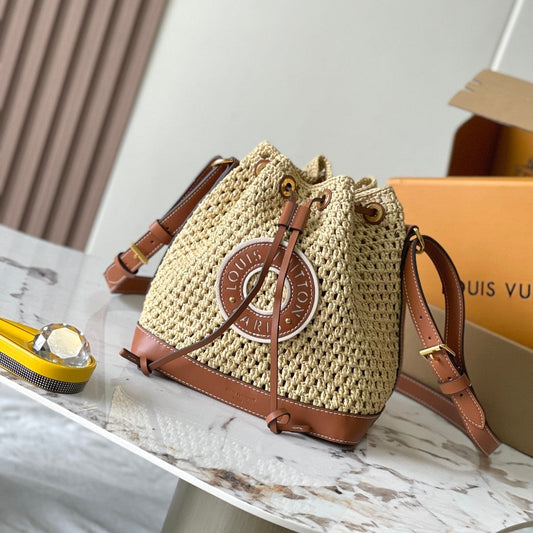 Noe BB 22 cm en cuir de veau beige raphia tan