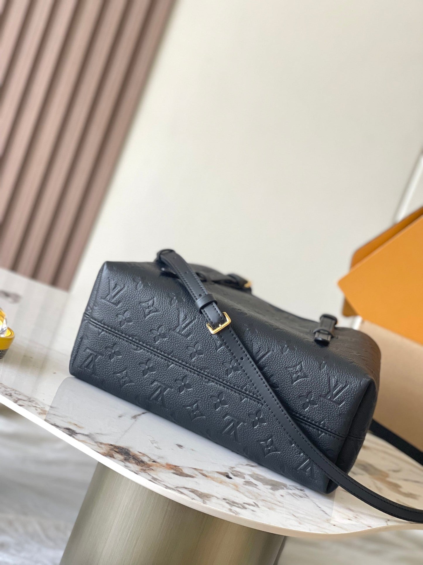 BABYLONE トート 31 ブラック モノグラム エンプレインテ レザー