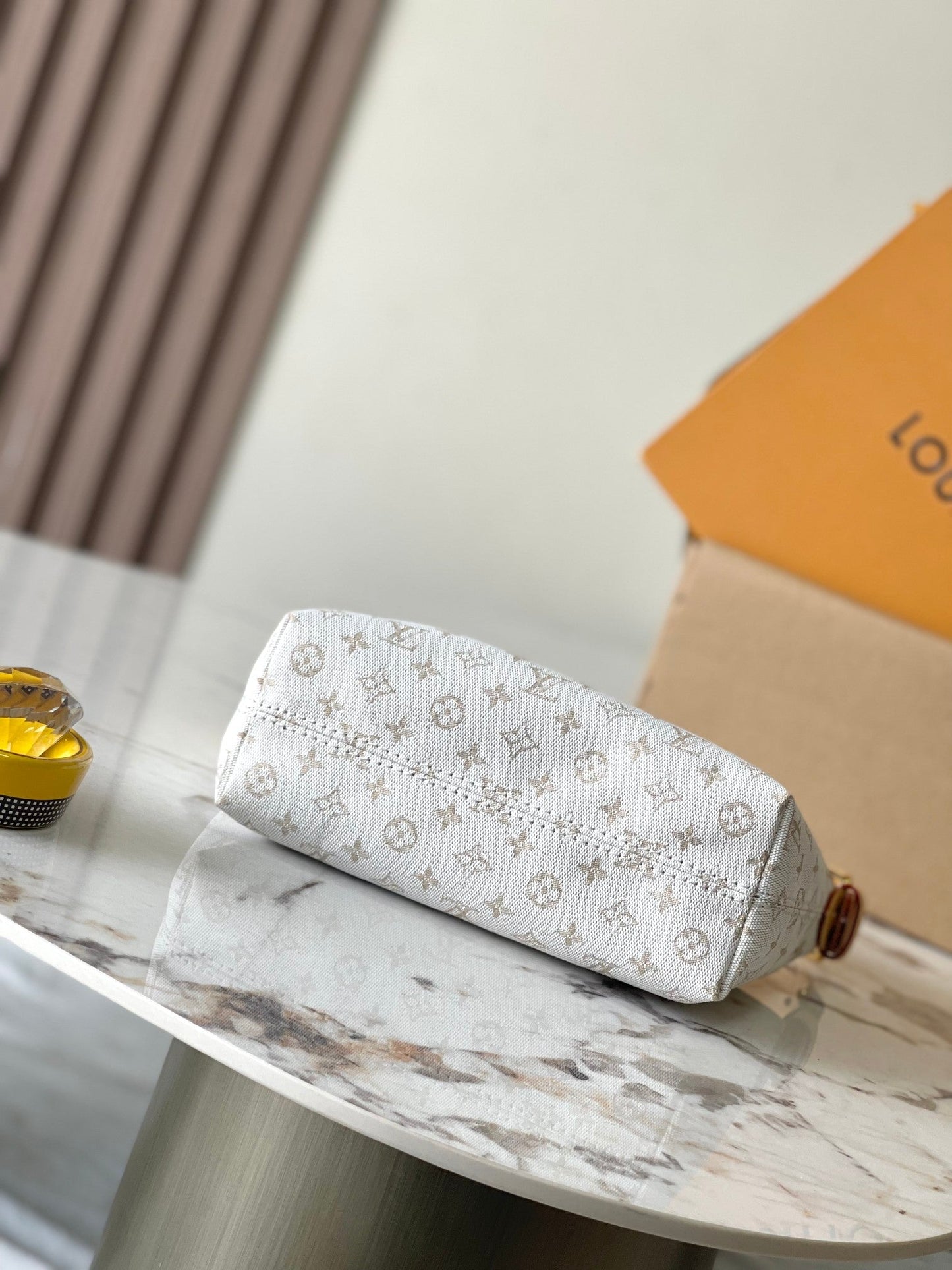 POCHETTE HILLS 20 EN MINI JACQUARD MONOGRAMME BLANC