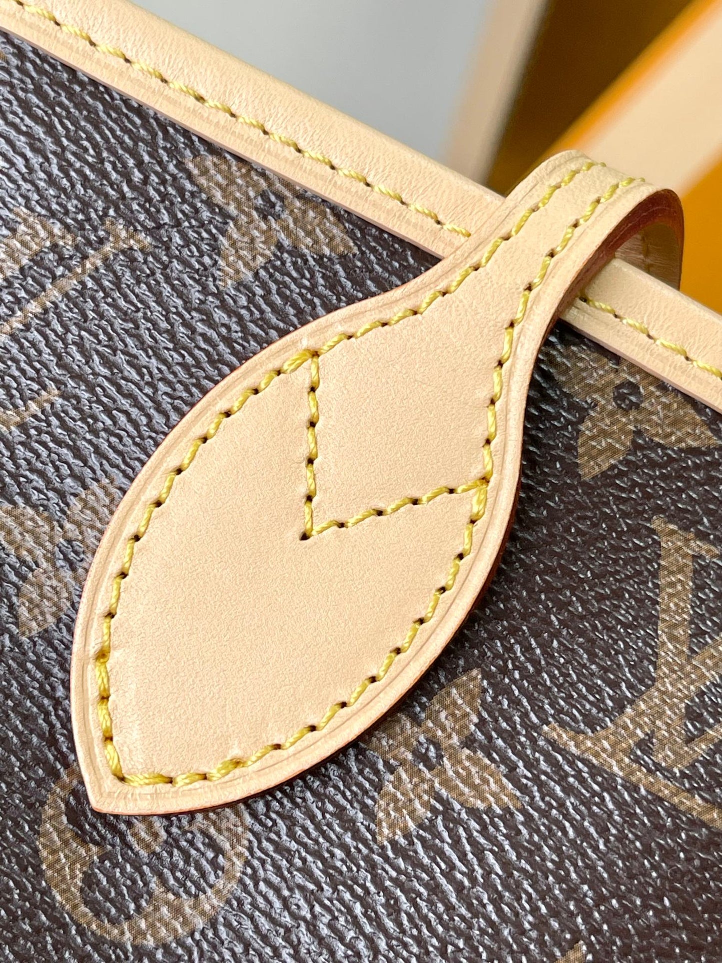 Neverfull MM 31 réversible à l'envers doré 