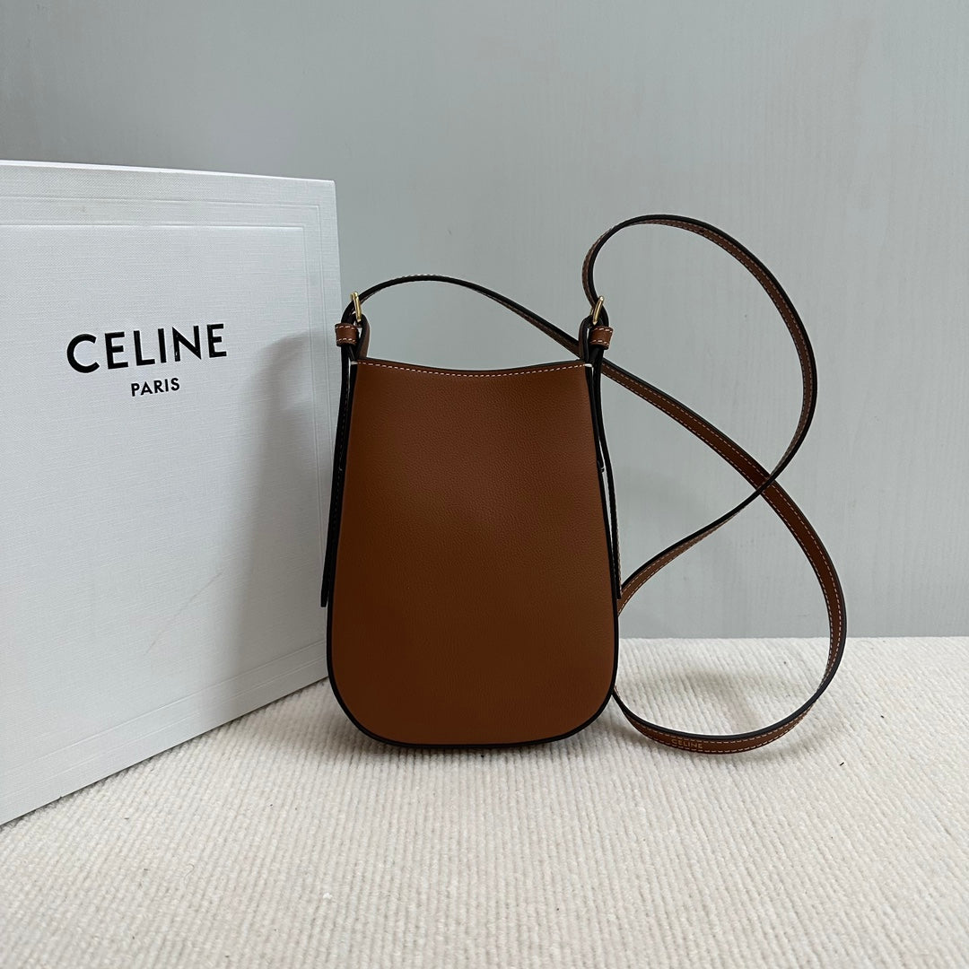 HELOISE 19 アイリッシュコーヒー サプルカーフスキン フォンポーチ