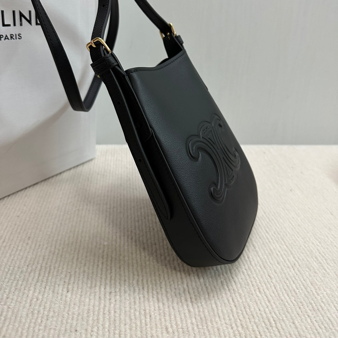 Pochette pour téléphone portable Heloise 19 en cuir de veau souple noir