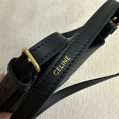 Pochette pour téléphone portable Heloise 19 en cuir de veau souple noir