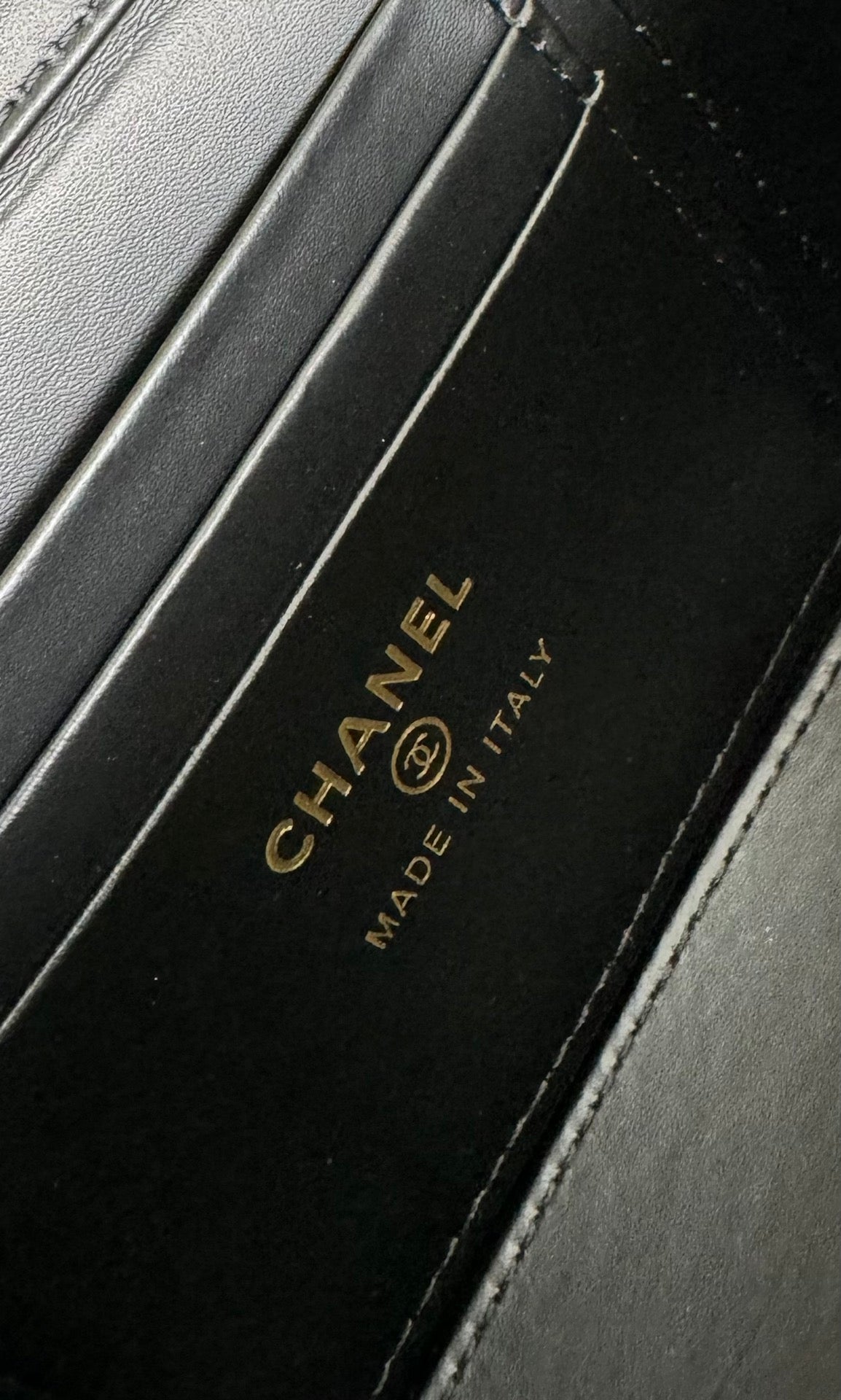 Trousse de toilette CC Pearl 17 cm en cuir d'agneau noir Quincaillerie dorée