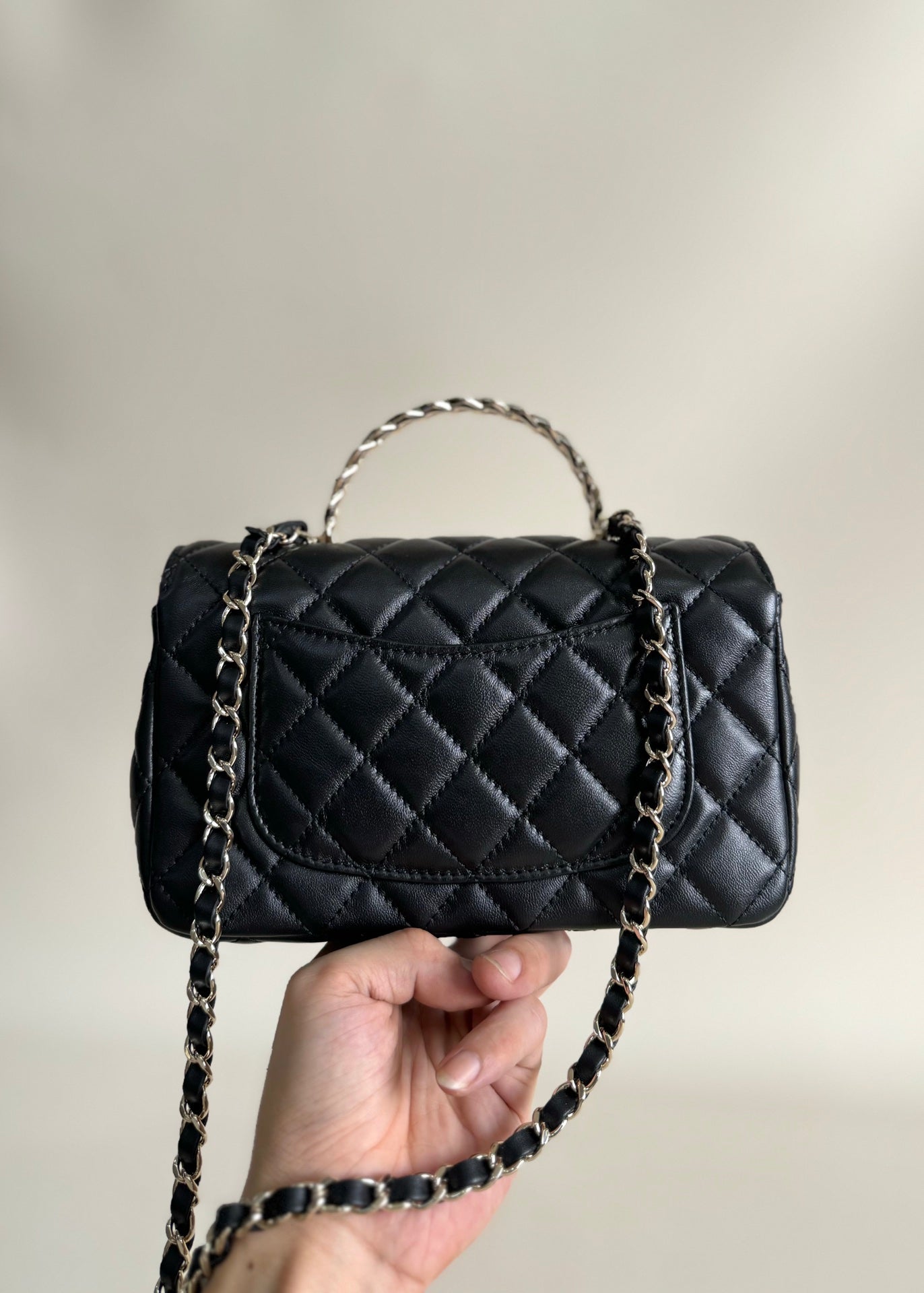 24a ミニフラップバッグ トップハンドル 20cm ブラック ラムスキン シルバー金具