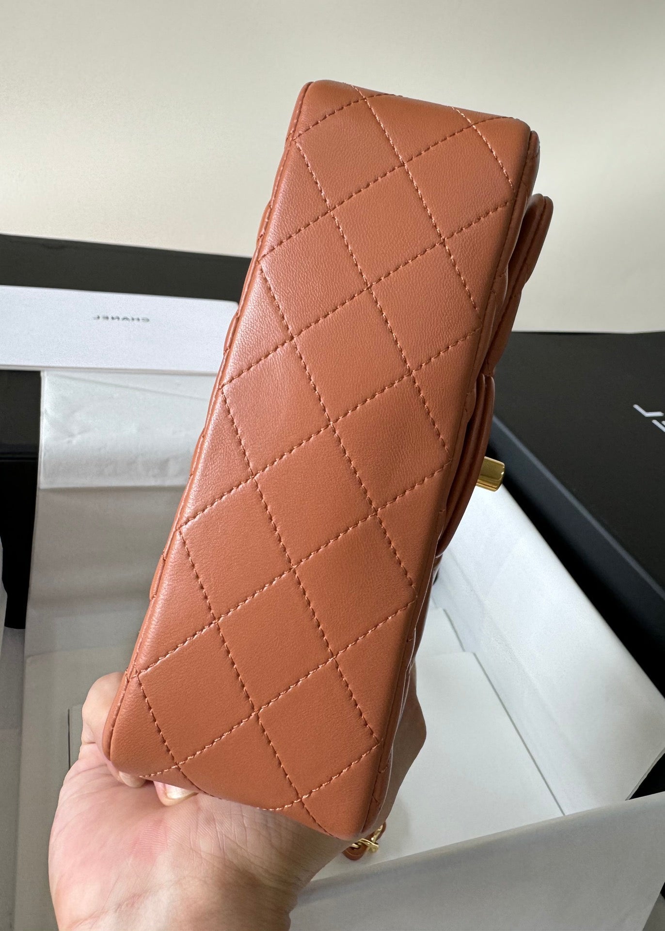 フラップバッグ ミニ 20 ブラウン ラムスキン ゴールド金具