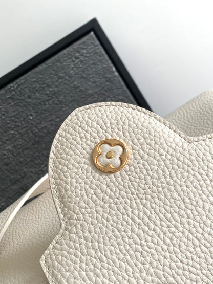 CAPUCINES BB 27 EN TAURILLON BLANC PERLE QUINCAILLERIE OR