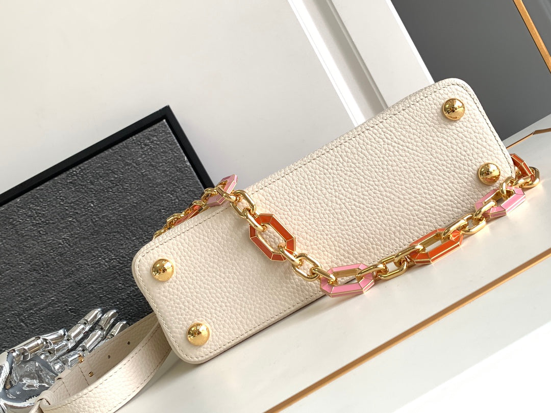 CAPUCINES BB 27 EN TAURILLON BLANC PERLE QUINCAILLERIE OR