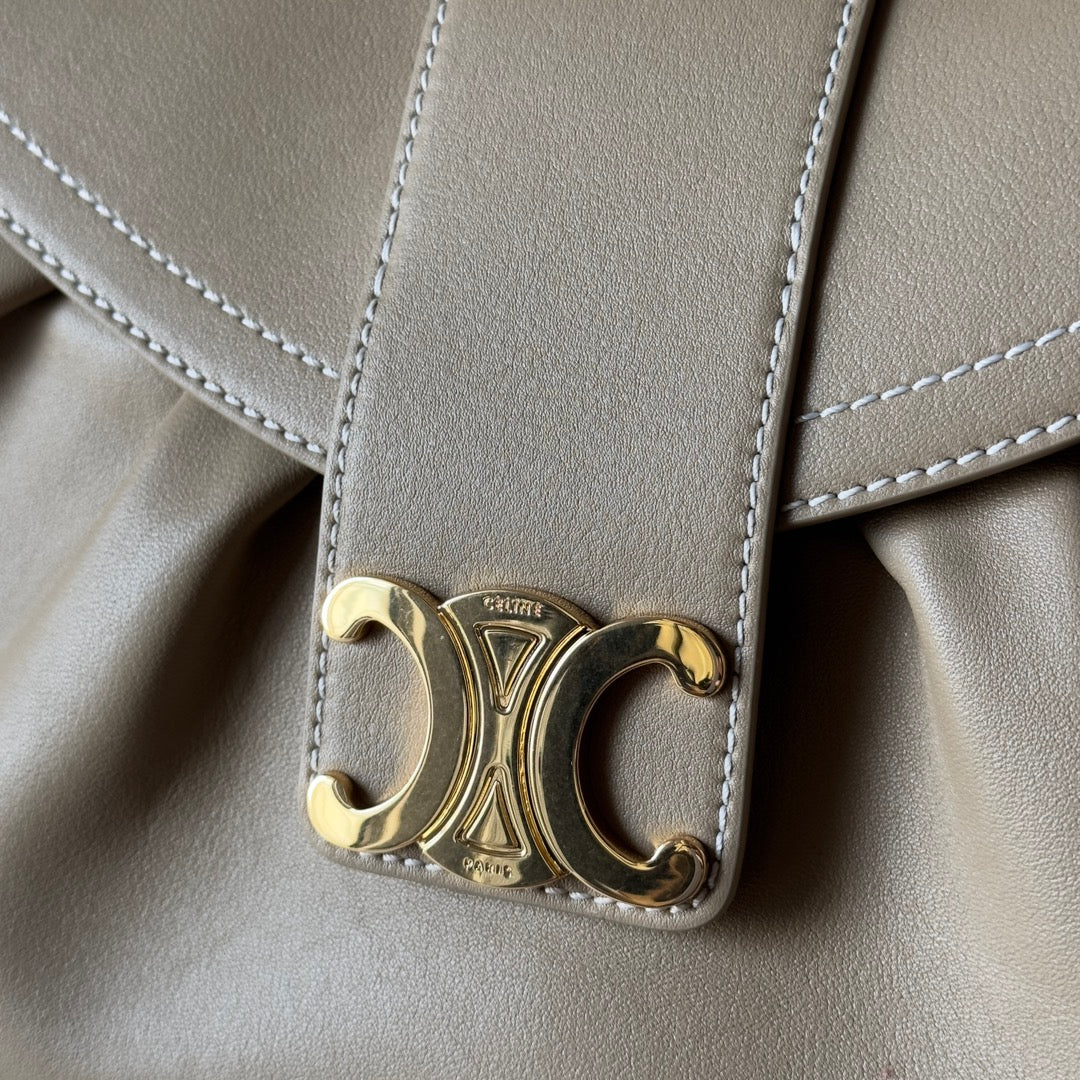 SANDALE POLLY 33 EN CUIR DE VEAU MARRON LOGO DORÉ
