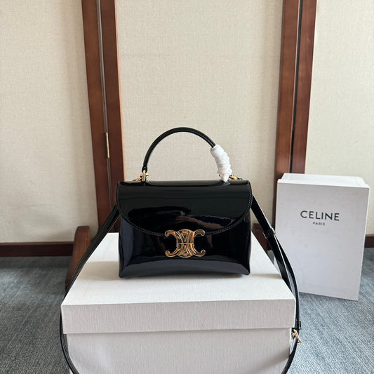 SAC ADO NINO 20 EN CUIR DE VEAU NOIR BRILLANT, QUINCAILLERIE DORÉ