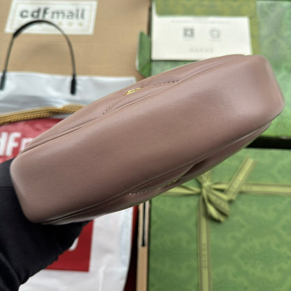 gg marmont demi-lune 21 cm cuir de veau nude accastillage doré