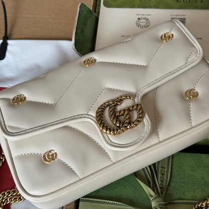 GGマーモント 21cm ホワイトカーフスキン ダブルGスタッド ゴールド金具