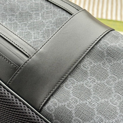 グレーモノグラムキャンバスとブラックレザートリムのバックパック44